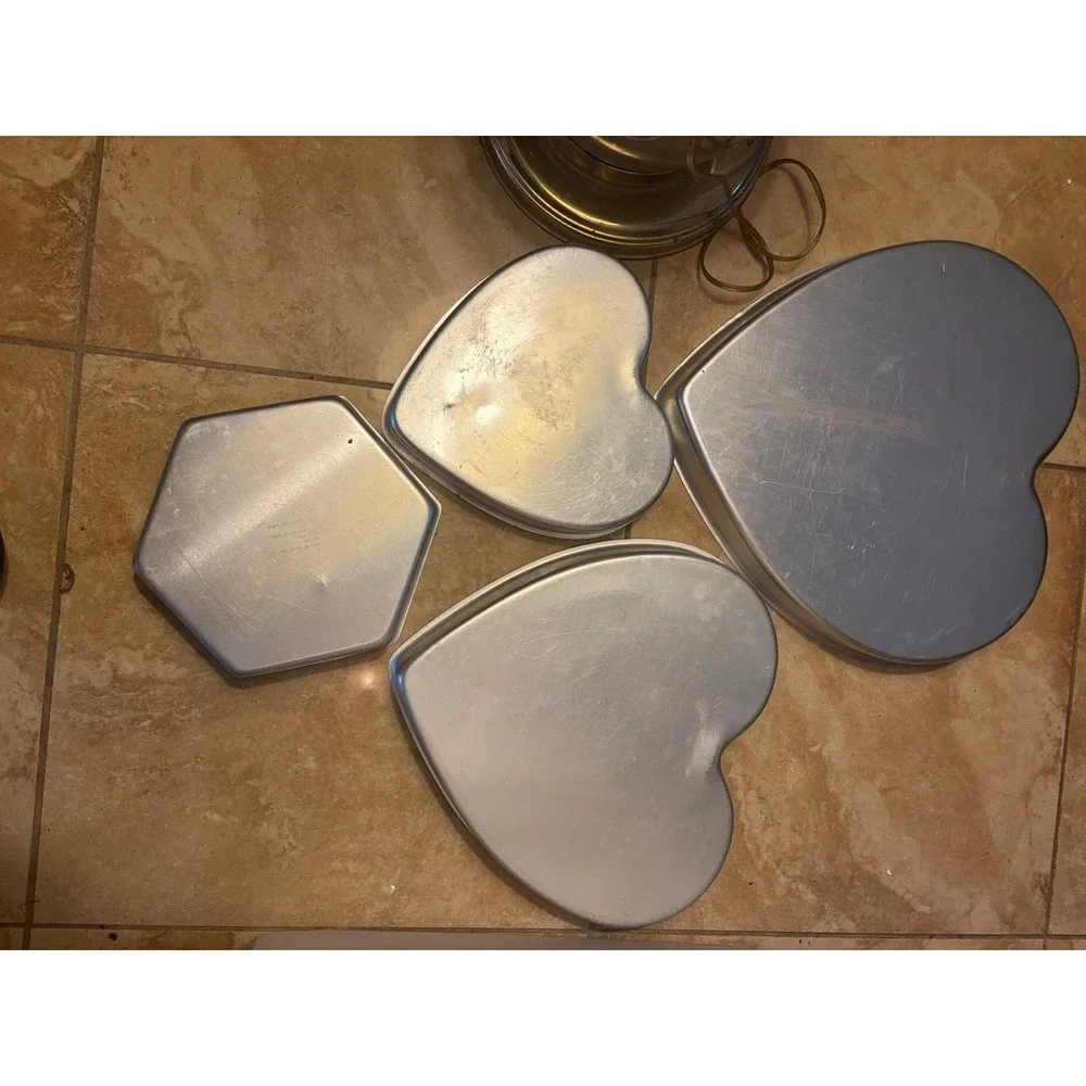 Wilton Heart Shaped Cake Pans Lot Of 4 Misc Sizes Great Condition. Vintage